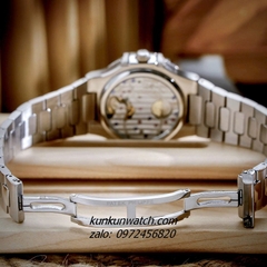 Đồng Hồ Nam Patek Philippe Nautilus Automatic 5 Kim 2 Lịch Silver Mặt Đen 40mm