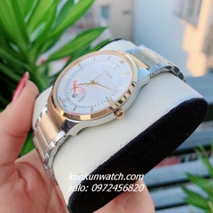 Đồng Hồ Cặp Đôi Citizen Quartz Đính Đá 4 Mốc Giờ Lịch Ngày Demi Mặt Trắng 40mm - 32mm