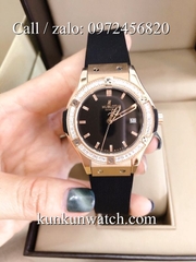 Đồng Hồ Nữ Hublot HLNSV014 - Dây Đen Mặt Đen Vỏ Bạc - 34mm