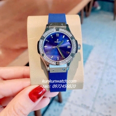 Đồng Hồ Nữ Hublot Classic Fusion Đính Đá Lịch Ngày Dây Silicone Xanh Silver 30mm 1