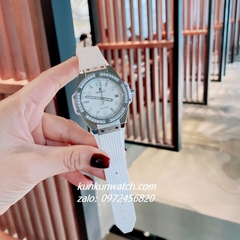 Đồng Hồ Nữ Hublot Đính Đá Lịch Ngày Dây Silicone Trắng Silver 36mm
