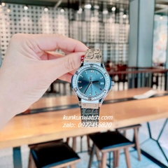 Đồng Hồ Nữ Hublot Classic Fusion Đính Đá Lịch Ngày Dây Silicone Da Vân Xám Silver 30mm