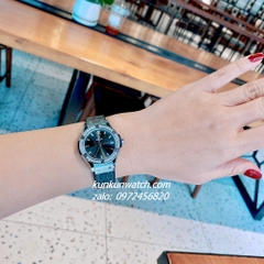 Đồng Hồ Nữ Hublot Classic Fusion Đính Đá Lịch Ngày Dây Silicone Da Vân Xám Silver 30mm