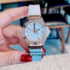 Đồng Hồ Nữ Hublot Classic Fusion Đính Đá Lịch Ngày Dây Silicone Da Vân Trắng Rose Gold 30mm 1