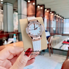Đồng Hồ Nữ Hublot Classic Fusion Đính Đá Lịch Ngày Dây Silicone Da Vân Trắng Rose Gold 30mm