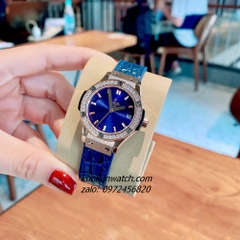 Đồng Hồ Nữ Hublot Classic Fusion Đính Đá Lịch Ngày Dây Silicone Da Vân Xanh Rose Gold 30mm
