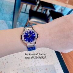 Đồng Hồ Nữ Hublot Classic Fusion Đính Đá Lịch Ngày Dây Silicone Da Vân Xanh Rose Gold 30mm