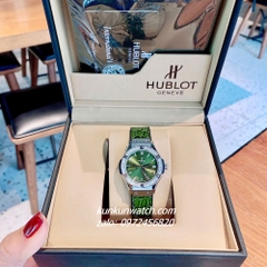 Đồng Hồ Nữ Hublot Classic Fusion Đính Đá Lịch Ngày Dây Silicone Da Vân Xanh Rêu Silver 30mm