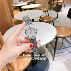 Đồng Hồ Nữ Hublot Classic Fusion Đính Full Đá, Viền Đá Vuông, Lịch Ngày Dây Silicone Da Vân Xám Silver 34mm