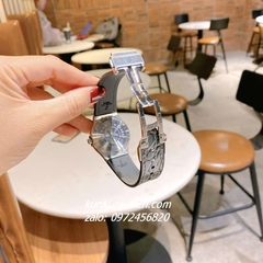 Đồng Hồ Nữ Hublot Classic Fusion Đính Full Đá, Viền Đá Vuông, Lịch Ngày Dây Silicone Da Vân Xám Silver 34mm