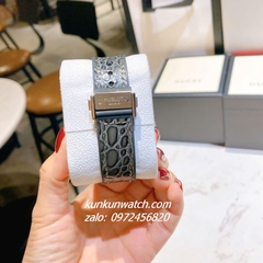 Đồng Hồ Nữ Hublot Classic Fusion Đính Full Đá, Viền Đá Vuông, Lịch Ngày Dây Silicone Da Vân Xám Silver 34mm