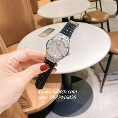 Đồng Hồ Nữ Hublot Classic Fusion Đính Full Đá, Viền Đá Vuông, Lịch Ngày Dây Silicone Da Vân Đen Silver 34mm