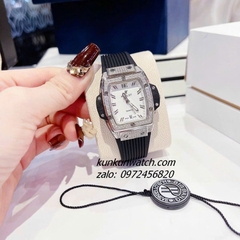 Đồng Hồ Nữ Hublot BigBang Spiri Đính Đá Vỏ, Dây Silicone Đen Silver Mặt Trắng Vuông 28 x 30mm
