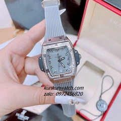 Đồng Hồ Nữ Hublot BigBang Spiri Đính Viền Đá Dây Silicone Xám Mặt Vuông Silver 28 x 30mm