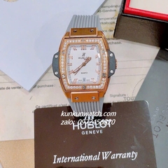 Đồng Hồ Nữ Hublot BigBang Spiri Đính Viền Đá Dây Silicone Xám Rose Gold Mặt Trắng Vuông 28 x 30mm
