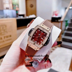 Đồng Hồ Nữ Hublot BigBang Spiri Đính Viền Đá Dây Silicone Nâu Rose Gold Mặt Vuông 28 x 30mm