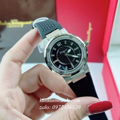 Đồng Hồ Nữ Salvatore Ferragamo F80 Đính Pha Lê Dây Silicone Đen 33mm