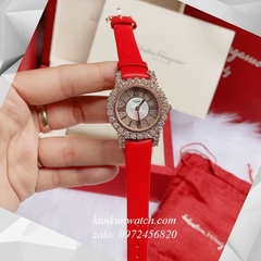Đồng Hồ Nữ Chopard L'Heure Du Diamant Đính Viền Đá Chấu Nền Mặt Tia Da Đỏ Rose Gold 32mm