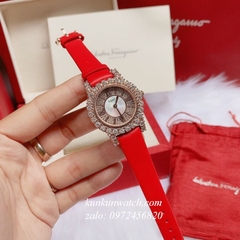 Đồng Hồ Nữ Chopard L'Heure Du Diamant Đính Viền Đá Chấu Nền Mặt Tia Da Đỏ Rose Gold 32mm