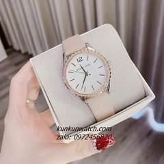 Đồng Hồ Nữ Michael Kors Layton MK2910 Nền Mặt Xà Cừ Đính Đá Dây Da Nude 38mm