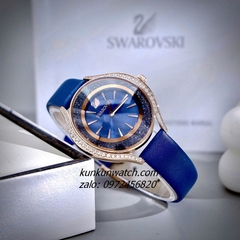 Đồng Hồ Nữ Swarovski Crystalline Aura  Đính Đá Dây Da Xanh Rose Gold 35mm
