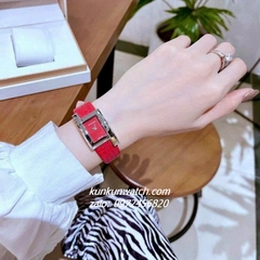 Đồng Hồ Nữ Versace Greca Icon Da Đỏ Silver 39x21mm