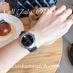 Đồng Hồ Nữ Versace Daphnis Nền Mặt Số Phá Cách - Đen Vỏ Bạc - 36mm