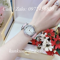 Đồng Hồ Nữ Versace V-Motif Vintage Logo - Dây Da Hồng Vỏ Bạc - 35mm