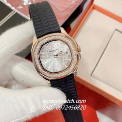 Đồng Hồ Nữ Patek Philippe Nautilus Đính Đá Rose Gold Nền Sáng Dây Silicone Đen 36mm 1