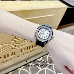 Đồng Hồ Nữ Patek Philippe Nautilus Đính Đá Silver Dây Silicone Xám Mặt Trắng 36mm