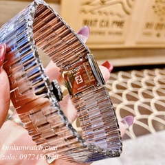 Đồng Hồ Nữ Fendi 02 Kim Mặt Vuông Đính Viền Pha Lê Bạc Mặt Đen 24mm