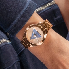 Đồng Hồ Nữ Guess GW0675L3 Rose Gold Họa Tiết Tam Giác Mặt 34mm