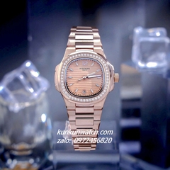 Đồng Hồ Nữ Patek Philippe Nautilus Đính Đá Rose Gold Mặt Vuông 32mm 1