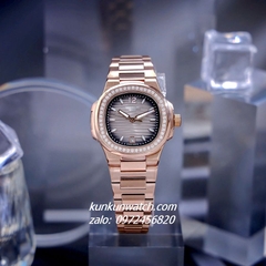 Đồng Hồ Nữ Patek Philippe Nautilus Đính Đá Rose Gold Mặt Xám Vuông 32mm 1