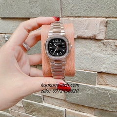 Đồng Hồ Nữ Patek Philippe Nautilus Đính Đá Rose Gold Mặt Đen Vuông 32mm 1