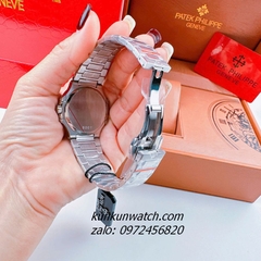 Đồng Hồ Nữ Patek Philippe Nautilus Đính Đá Silver Mặt Xanh Vuông 35mm