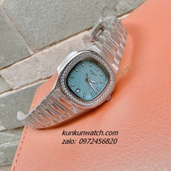 Đồng Hồ Nữ Patek Philippe Nautilus Đính Đá Silver Mặt Xanh Lơ Vuông 32mm
