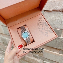 Đồng Hồ Nữ Patek Philippe Nautilus Đính Đá Silver Mặt Xanh Lơ Vuông 32mm