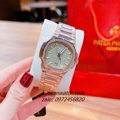 Đồng Hồ Nữ Patek Philippe Nautilus Đính Đá Rose Gold Mặt Xanh Vuông 35mm