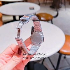 Đồng Hồ Nữ Patek Philippe Nautilus Silver Mặt Đen Vuông 35mm