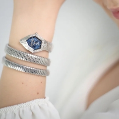 Đồng Hồ Nữ Just Cavalli JC1L304M0015 Dáng Rắn Quấn Tay Silver Mặt Xanh 22mm