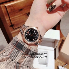 Đồng Hồ Nữ Versace Hellenyium Demi Rose Gold Mặt Đen 35mm