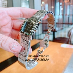 Đồng Hồ Nữ Versace Mosaic Quartz Silver Đen Mặt Vuông 22mm