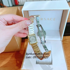 Đồng Hồ Nữ Versace Mosaic Quartz Gold Mặt Trắng Vuông 22mm