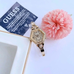 Đồng Hồ Nữ Guess Vanity GW0680L2 Đính Đá Dáng Lắc Tay Gold Mặt Lục Giác 28mm