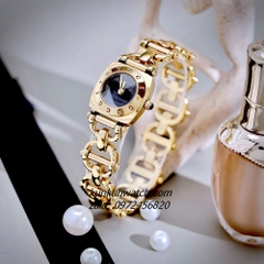 Đồng Hồ Nữ Gucci 2 Kim Dáng Lắc Tay Gold Mặt Đen 22mm