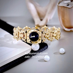 Đồng Hồ Nữ Gucci 2 Kim Dáng Lắc Tay Gold Mặt Đen 22mm