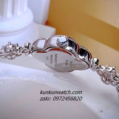 Đồng Hồ Nữ Van Cleef & Arpels Alhambra Silver Đính Đá Dáng Lắc Tay 27mm