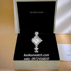 Đồng Hồ Nữ Van Cleef & Arpels Alhambra Silver Đính Đá Dáng Lắc Tay 27mm