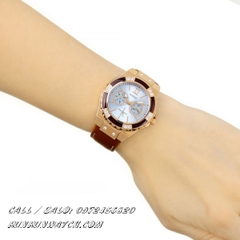 Đồng Hồ Nữ Guess W0775L14 - Đính Pha Lê Phá Cách - Dây Da - 39mm